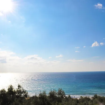 Appartement With Pool And Sea View -